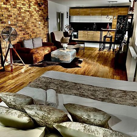 Underground Apartment Bratislava-Nivy Zewnętrze zdjęcie