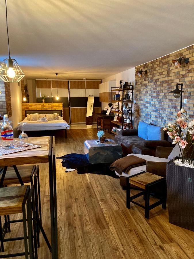 Underground Apartment Bratislava-Nivy Zewnętrze zdjęcie