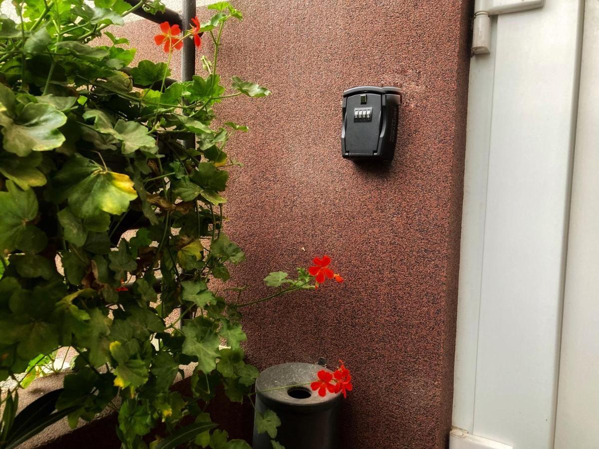 Underground Apartment Bratislava-Nivy Zewnętrze zdjęcie