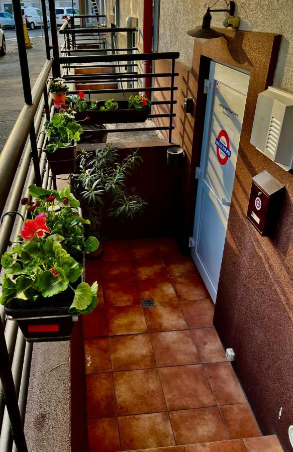 Underground Apartment Bratislava-Nivy Zewnętrze zdjęcie