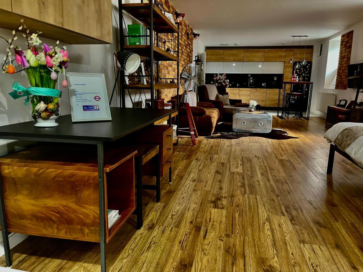Underground Apartment Bratislava-Nivy Zewnętrze zdjęcie