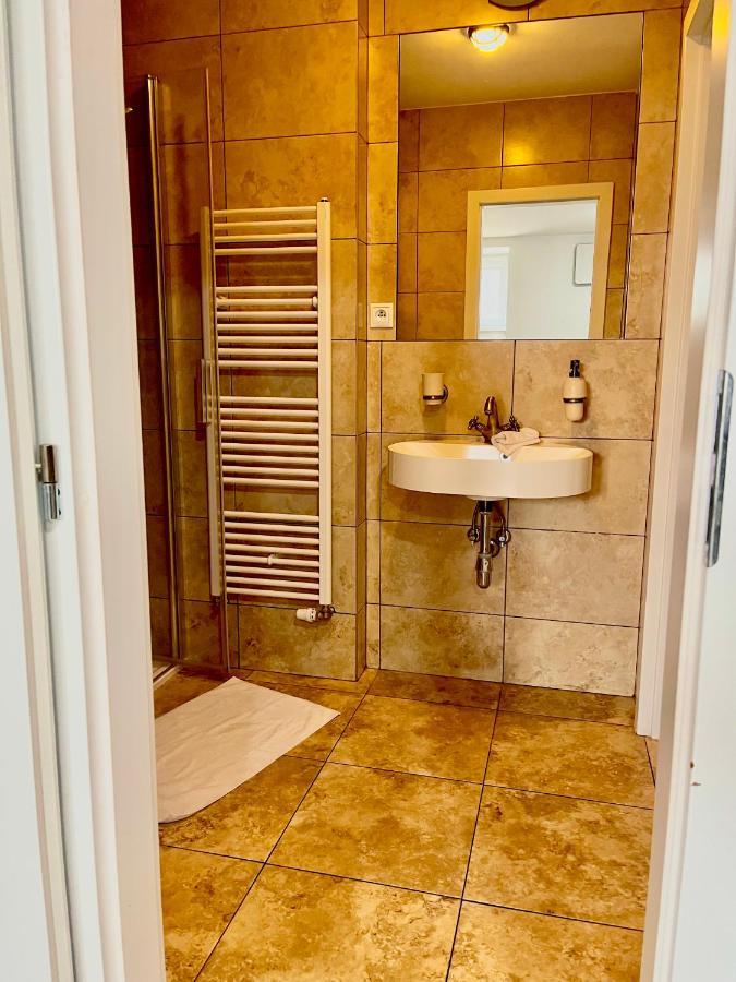Underground Apartment Bratislava-Nivy Zewnętrze zdjęcie